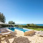 Villa Piedra Acharavi